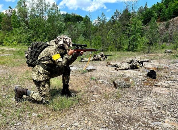 На Харківському напрямку ворог веде оборонні бої з метою утримання контролю над автошляхом Бєлгород – Куп’янськ - Генштаб ЗСУ