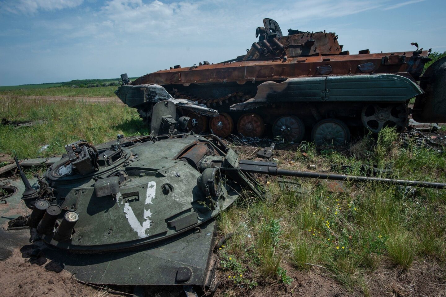 Окупанти скаржаться на великі втрати під Ізюмом та хочуть додому - СБУ (відео)