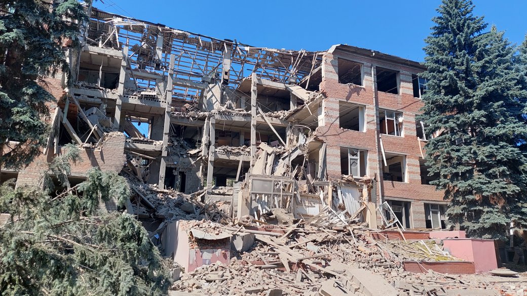 Окупанти обстріляли житлово-комунальний коледж у Харкові