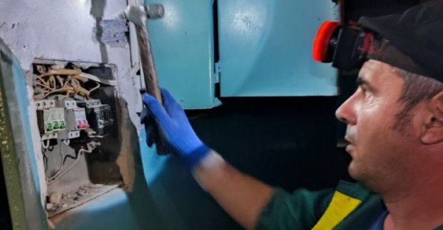 У Харкові цілодобово відновлюють електропостачання у будинках містян