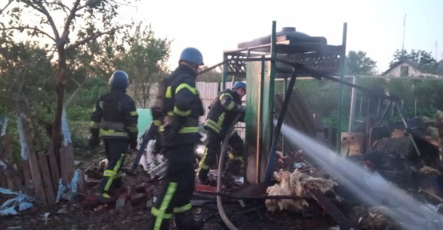 Внаслідок обстрілів пожежі сталися у двох районах Харкова