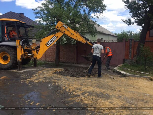 На Салтівці комплексно відновлюють зовнішні трубопроводи