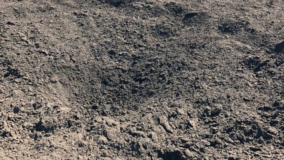 Окупанти скинули на Золочів Харківської області снаряди на парашутах