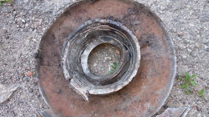 Окупанти скинули на Золочів Харківської області снаряди на парашутах
