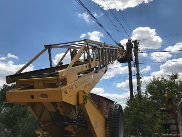 У частині Харкова після обстрілу відновили електропостачання