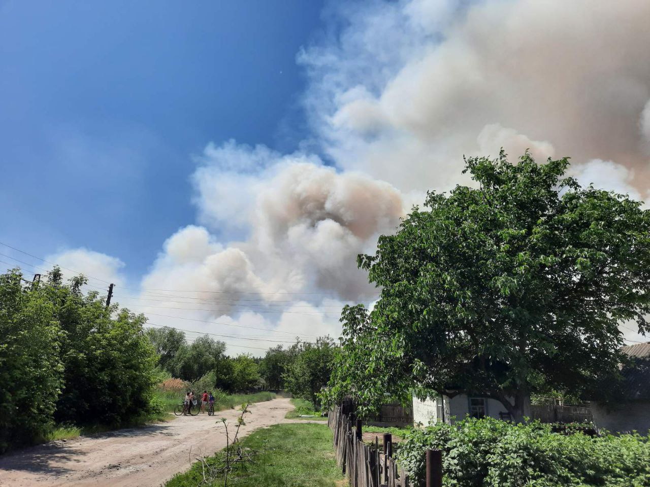 Рятувальники загасили лісову пожежу під Балаклією на Харківщині