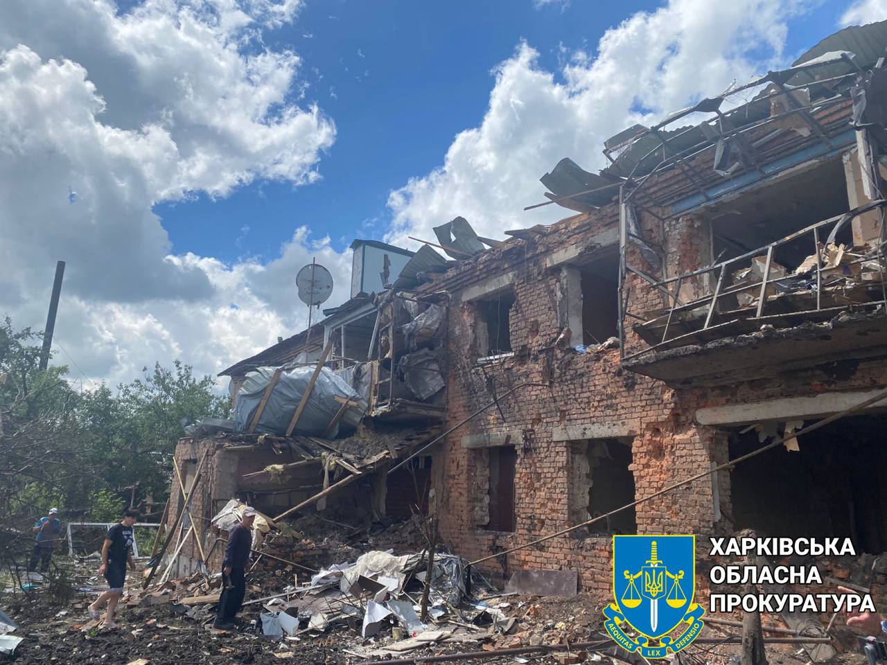 Під час обстрілу окупантами селища Золочів на Харківщині вбито трьох цивільних