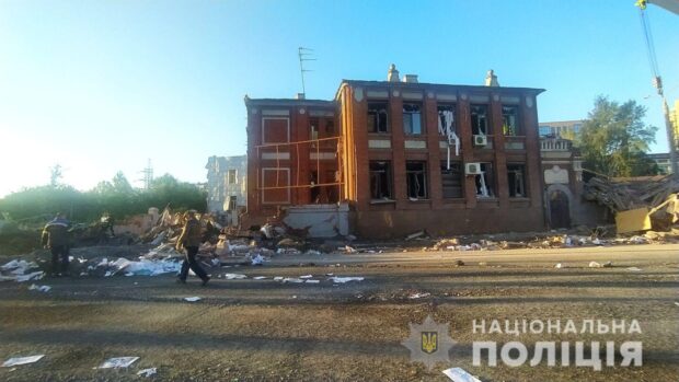 Окупанти завдали ракетного удару по підприємству у Київському районі Харкова