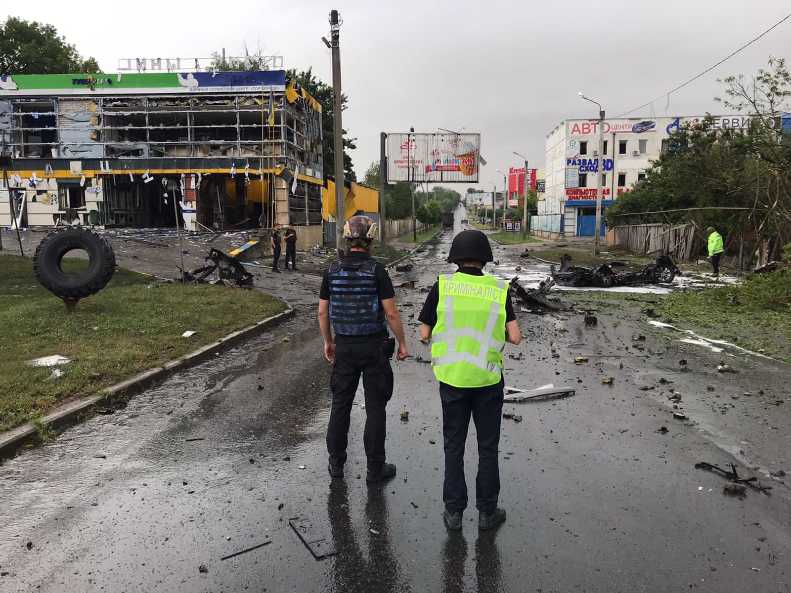Окупанти обстріляли Харків: троє людей загинули, десятки поранених
