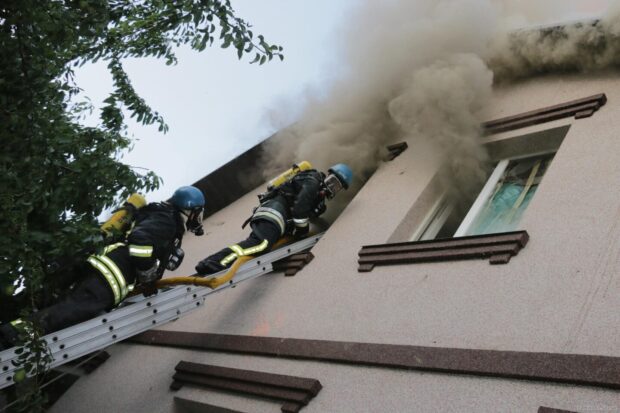 Харківські рятувальники через обстріли ліквідували 13 пожеж та 40 боєприпасів