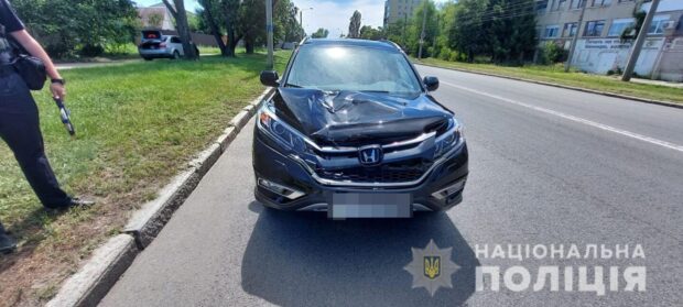 У Харкові під колесами автомобіля загинула жінка