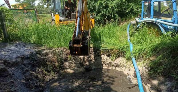 У Новобаварському районі усунули складну аварію на водоводі