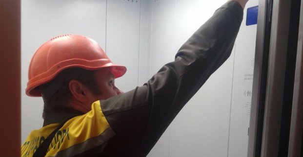 У Харкові відновлюють роботу ліфтів