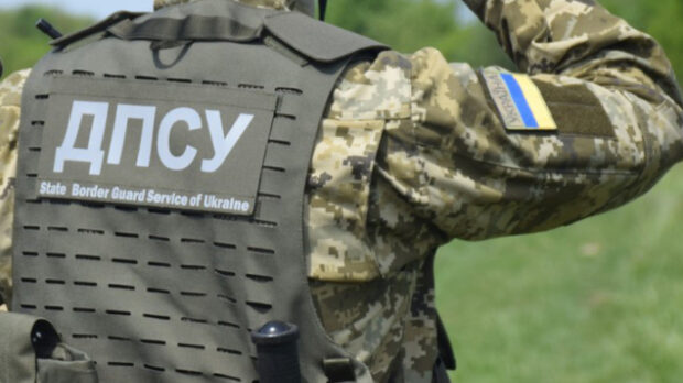 Харків'янин пропонував закарпатським прикордонникам хабар у рублях