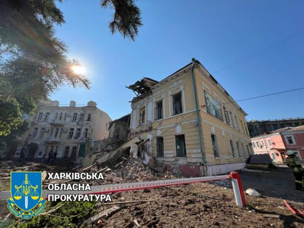 Окупанти знищили адмінбудівлю в Новобаварському районі Харкова: прокуратура відкрила кримінальне провадження