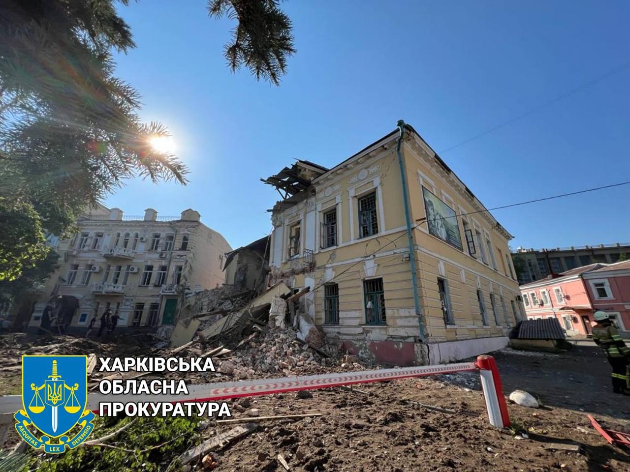 Окупанти знищили адмінбудівлю в Новобаварському районі Харкова: прокуратура відкрила кримінальне провадження