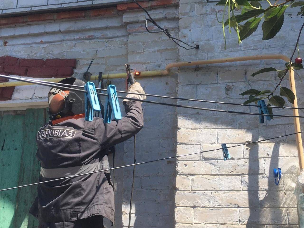 У Харкові та області триває відновлення газопостачання після ворожих обстрілів