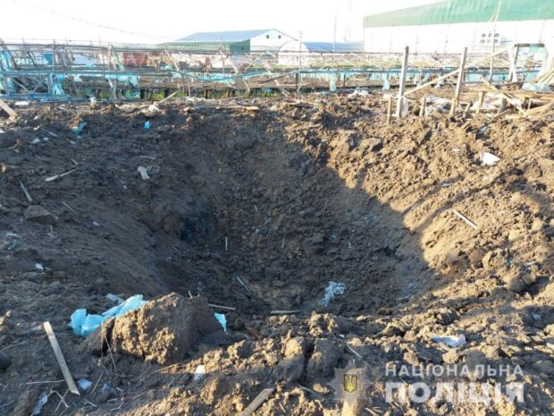 Пошкоджені будинки, пожежа на території фермерського господарста: поліція зафіксувала наслідки російських обстрілів Харківщини