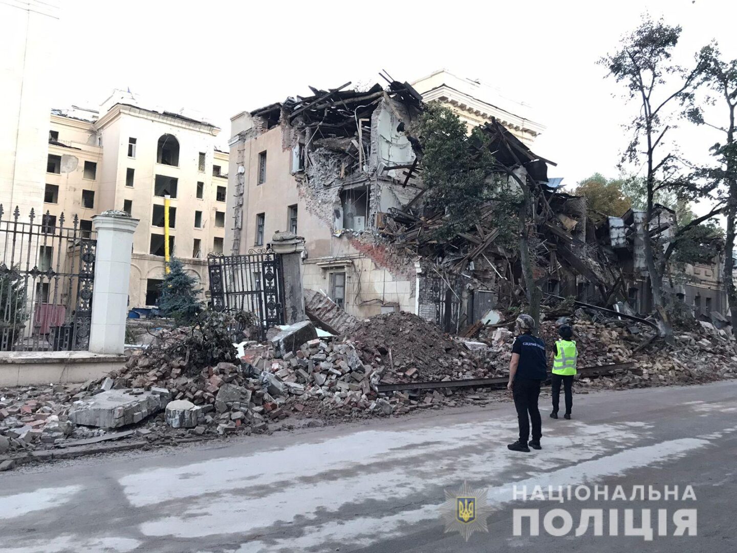 Поліція зафіксувала наслідки обстрілу Київського району Харкова