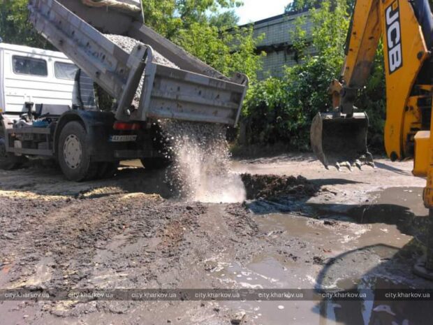 У Харкові ремонтують 18 водоводів