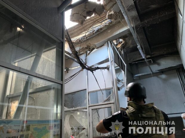 Поліція документує наслідки обстрілу Київського району Харкова