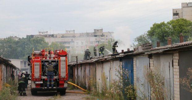 У Харкові та області сталося дев'ять пожеж через ворожі обстріли
