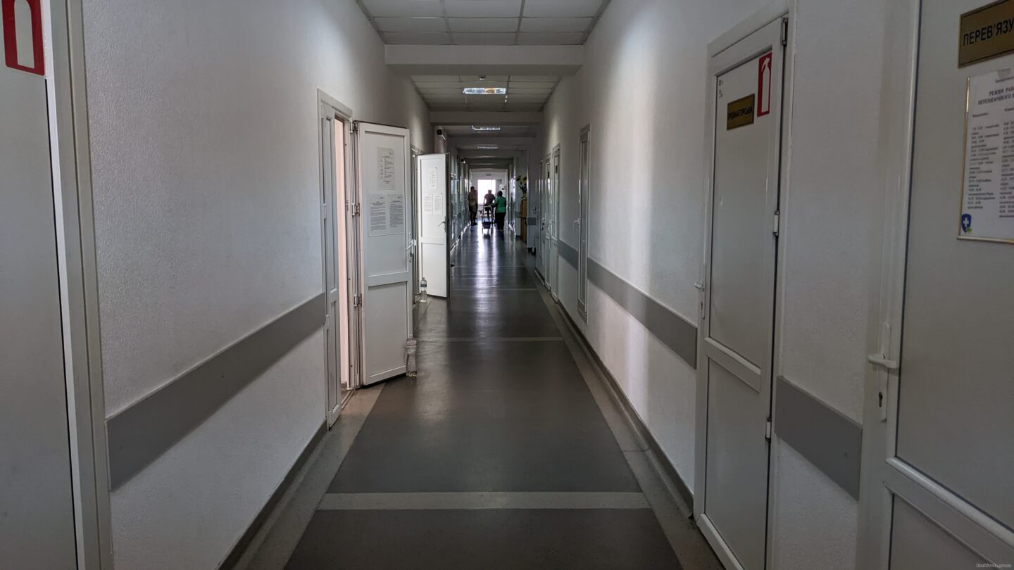 Постраждалі від обстрілу в центрі Харкова отримують всю необхідну медичну допомогу