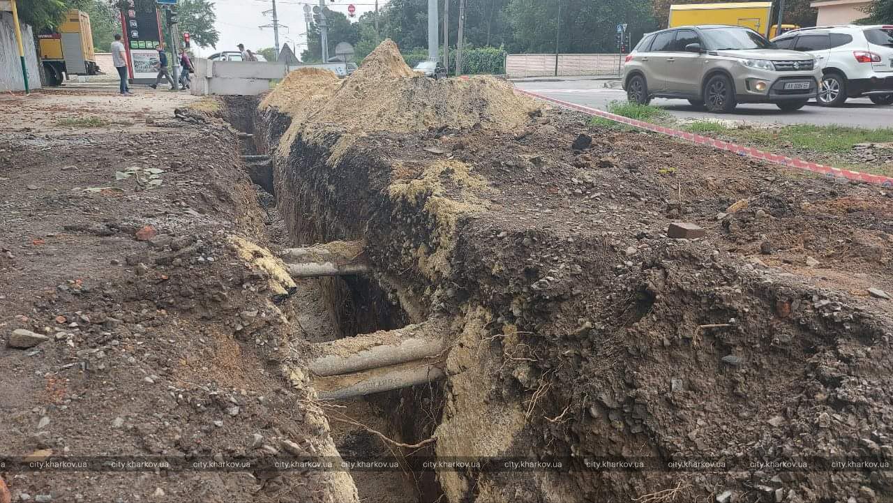 По вулиці Весніна перекладають водовід