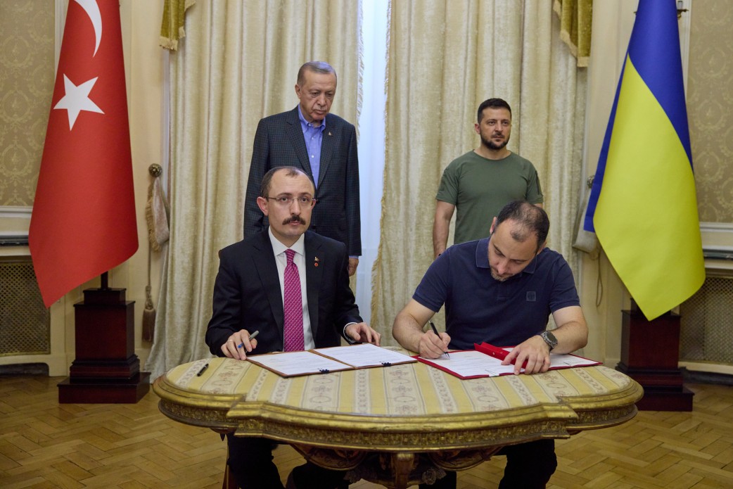 Туреччина візьме під патронат відновлення Харкова та області - Зеленський