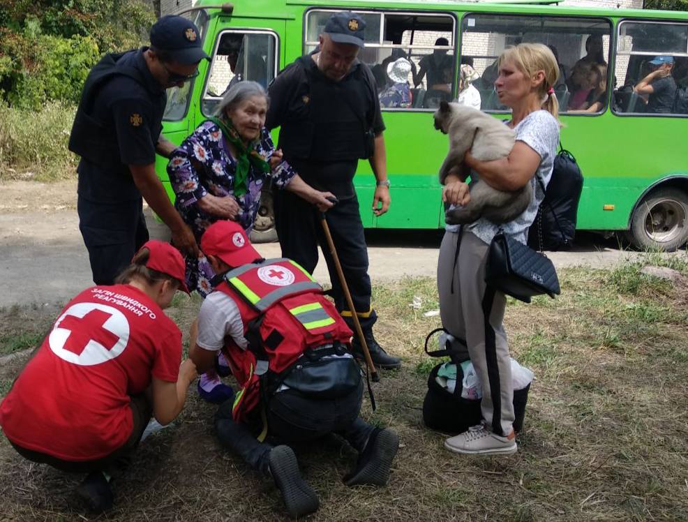 З тимчасово окупованих територій Харківщини евакуювали 809 громадян, з них - 243 дитини