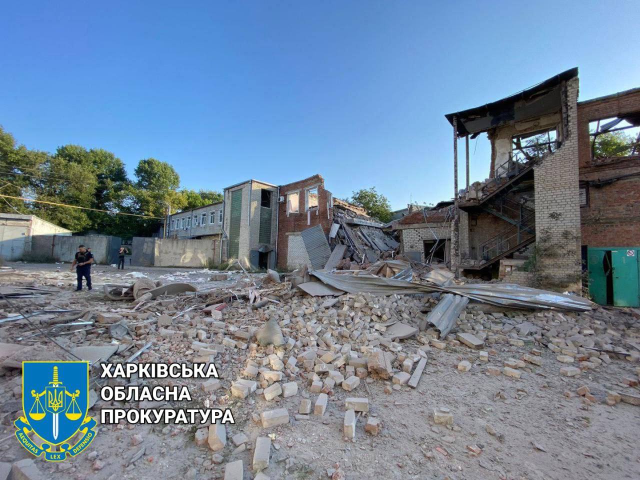 Під ранок окупанти завдали ударів по ремонтному цеху трамвайного депо, гуртожитку та будинку культури в Харкові - прокуратура