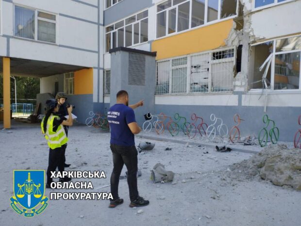Окупанти продовжують тероризувати мирне населення Харківщини щоденними обстрілами: є поранені