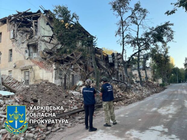 Окупанти обстріляли Київський район Харкова: поранено мирного мешканця