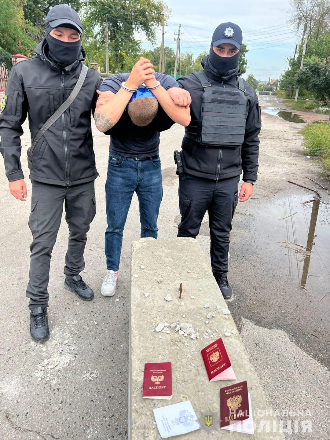 На деокупованій території Харківщини поліція проводить заходи щодо виявлення та затримання осіб-посібників країни агресора