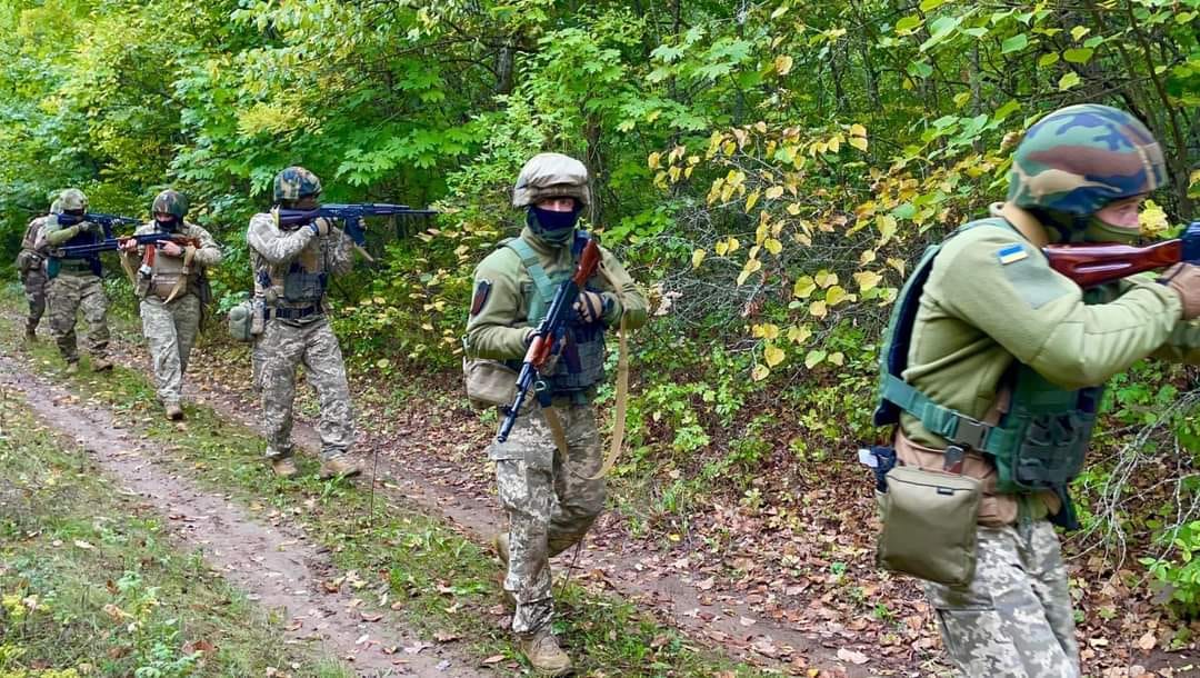 Окупанти з танків, мінометів, ствольної та реактивної артилерії обстріляли п'ять населених пунктів Харківщини - Генштаб ЗСУ