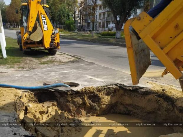 У Новобаварському районі відновлюють водопостачання