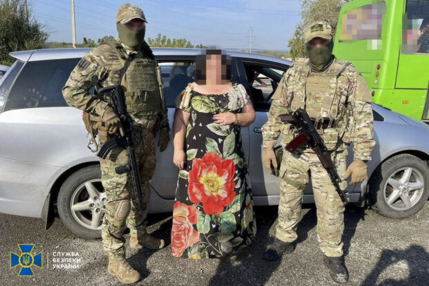 Контррозвідка СБУ затримала агентів рф, які «полювали» на координати позицій ЗСУ та паролі блокпостів у Харківській області