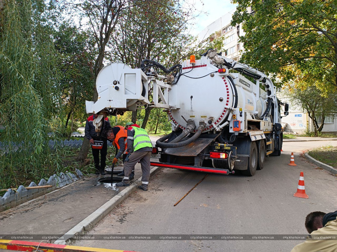 У Київському районі реконструюють об'єкти водовідведення