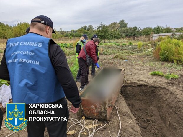 В селі Макарове на Харківщині ексгумовано тіло місцевого мешканця, вбитого окупантом