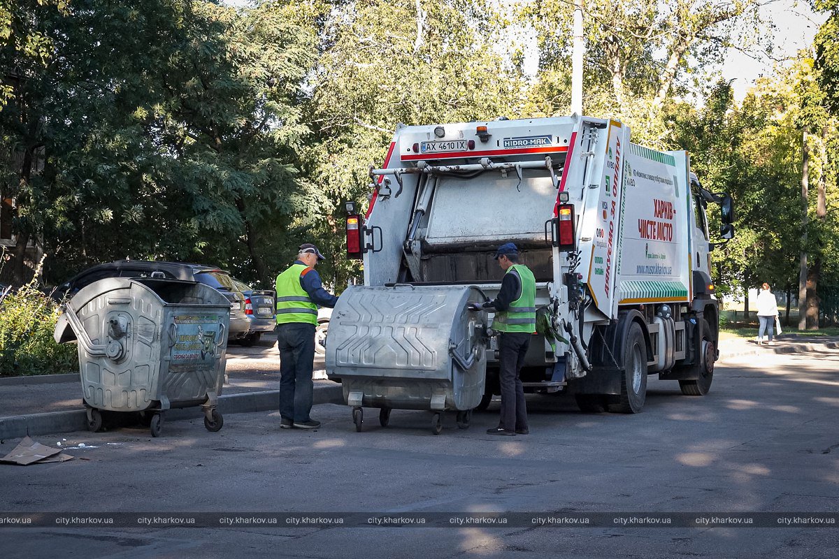 За першу декаду вересня з Харкова вивезли майже 80 тисяч кубометрів сміття