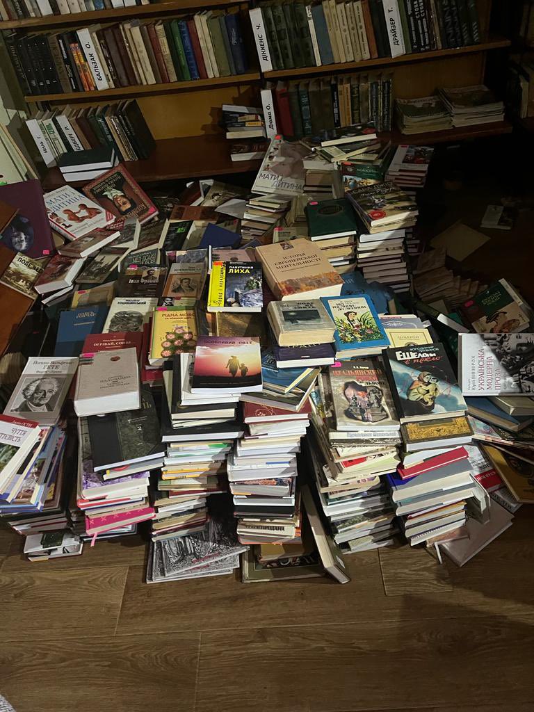 Окупанти збиралися вивезти з Балаклії українські книжки - Ткаченко