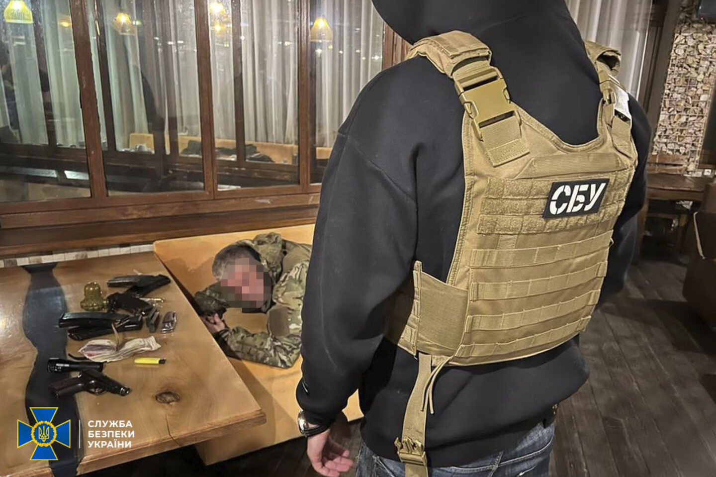СБУ знешкодила злочинне угруповання, яке під виглядом правоохоронців грабувало харків’ян