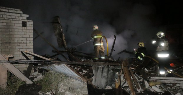 У Київському районі через обстріл сталася пожежа у гаражному кооперативі