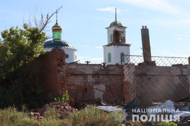 У звільненому від окупантів селищі на Чугуївщині виявлено два трупи цивільних зі слідами катувань
