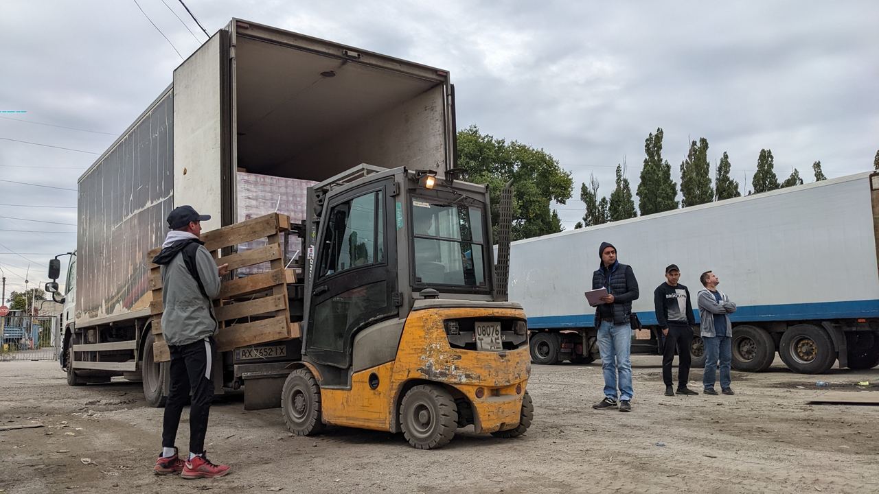 У звільнені громади Харківщини вирушили перші гуманітарні вантажі - ОП