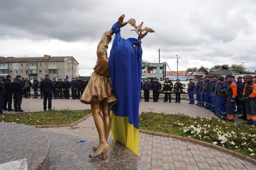 Зведений загін ДСНС прибув до звільненої Балаклії на Харківщині