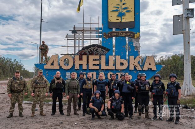 На межі Донеччини й Харківщини підняли український прапор