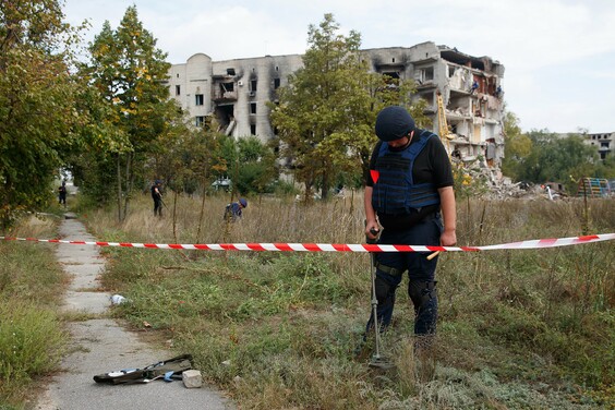 Понад тисячу вибухонебезпечних предметів вилучили за день піротехніки в Ізюмі та Балаклії