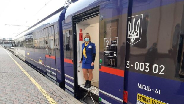 Лозову на Харківщині та Запоріжжя з'єднає приміський поїзд