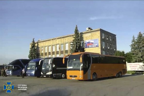 СБУ викрила у Куп'янську депутата-колаборанта, який налагодив незаконні пасажирські перевезення з окупованих територій до росії